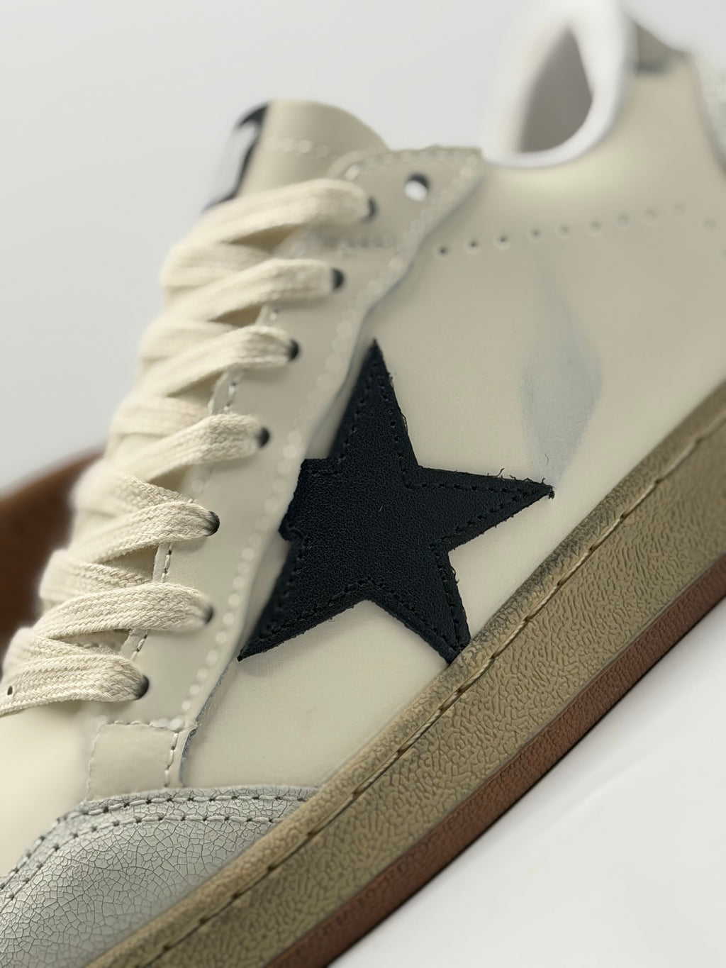 Golden Goose Ball Star “Black Star” | Beige-Negro