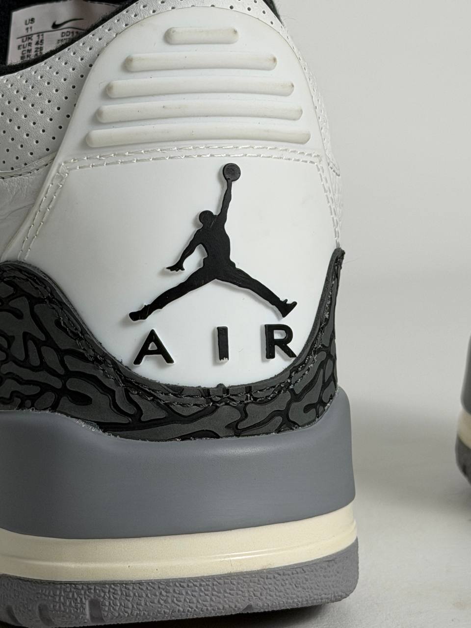 Air Jordan Retro 3 "Cement Grey" | Blanco-Gris
