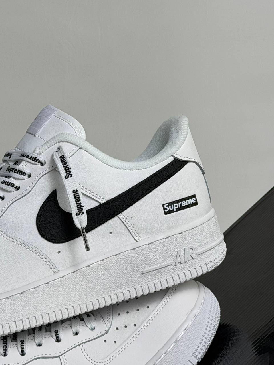 Air Force 1 X Supreme  | Negro-Blanco