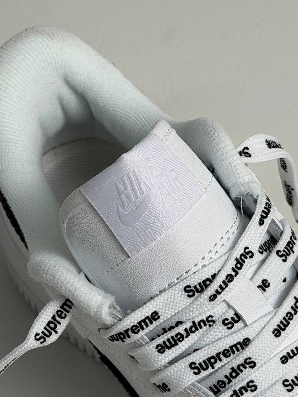 Air Force 1 X Supreme  | Negro-Blanco