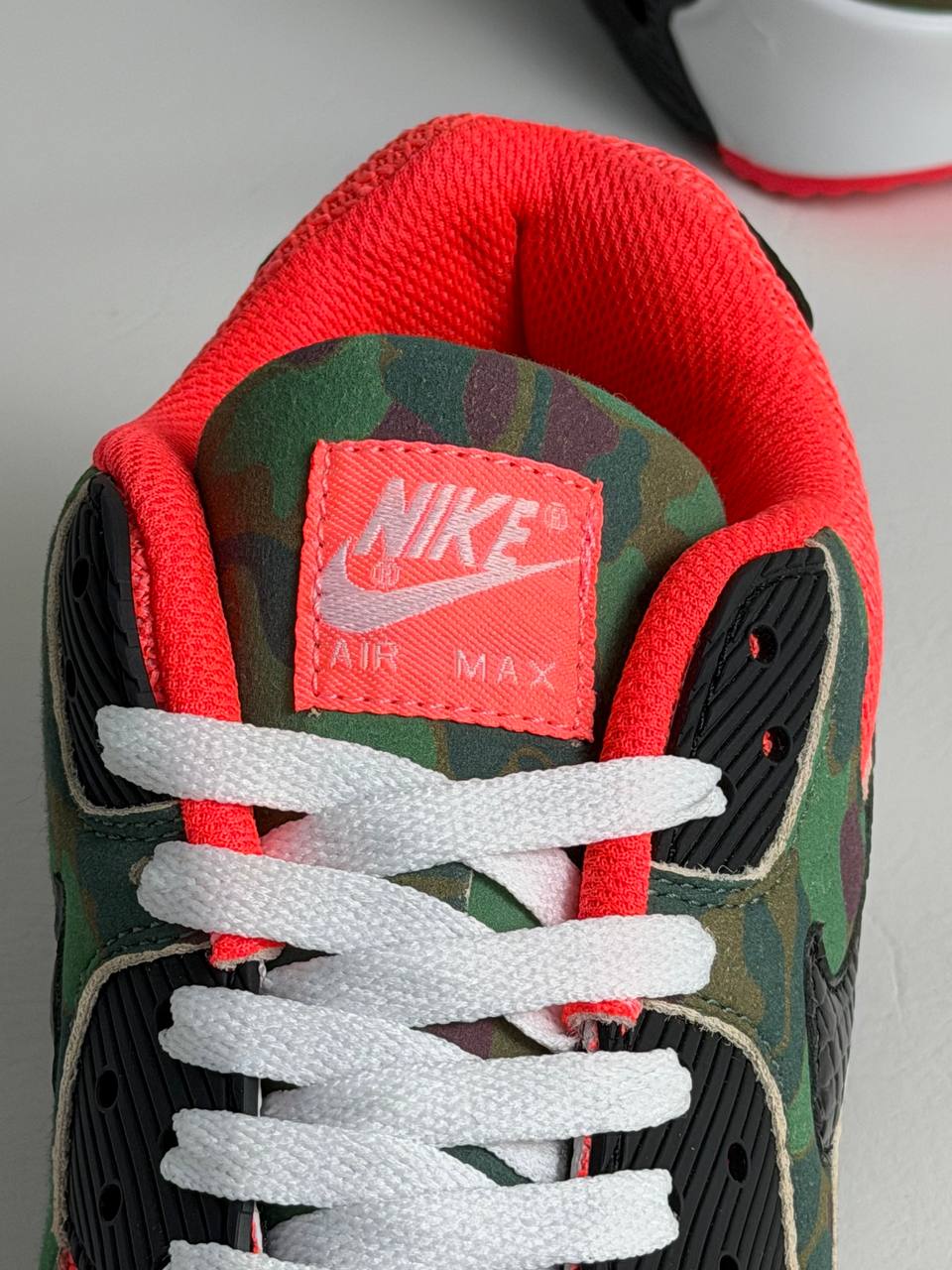 Air Max 90 "Dark Sage and Solar Red"  | Rojo-Verde