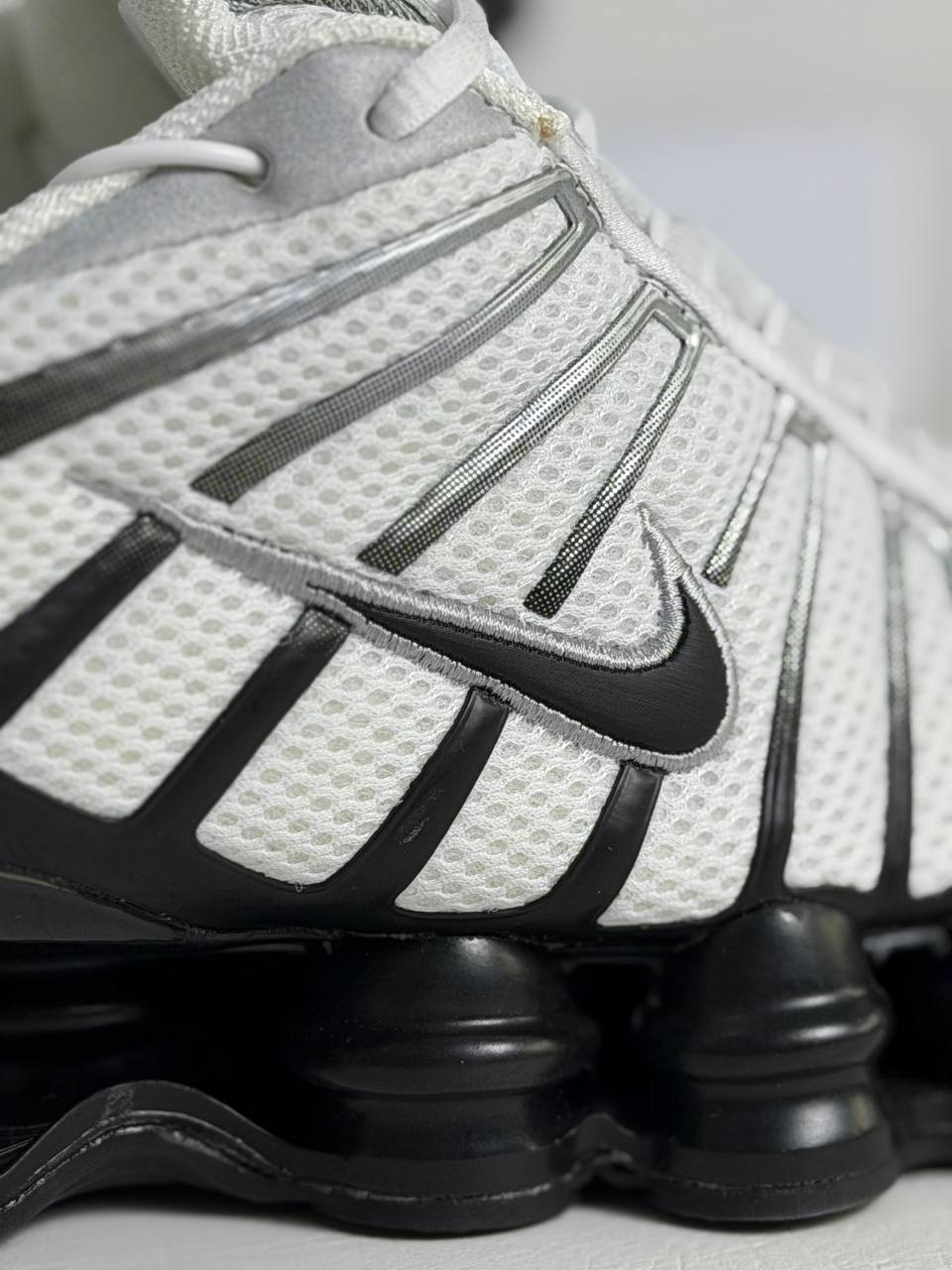 Nike Shox TL 'Metallic Silver Wolf Grey' | Blanco-Negro