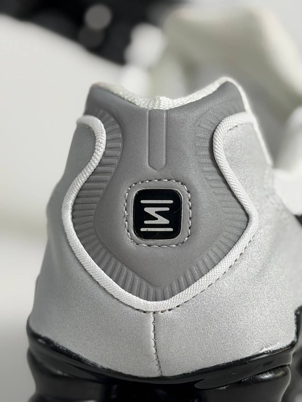 Nike Shox TL 'Metallic Silver Wolf Grey' | Blanco-Negro