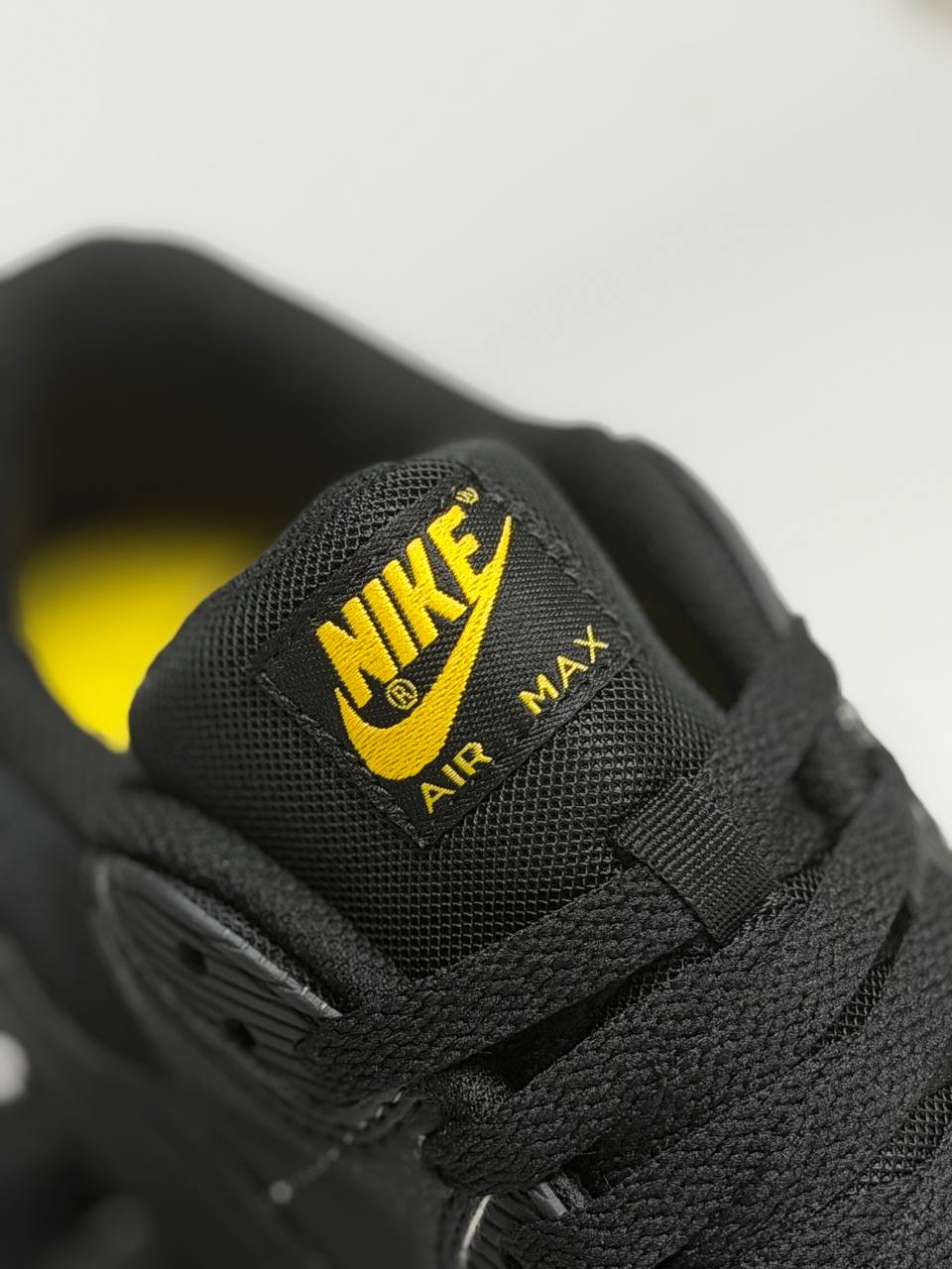 Air Max 90 'Jewel Black Opti Yellow Trainers' | Negro