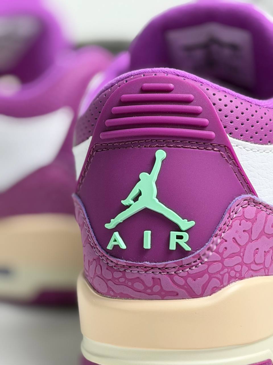 Jordan Retro 3 'Vivid Purple' | Blanco-Purpura