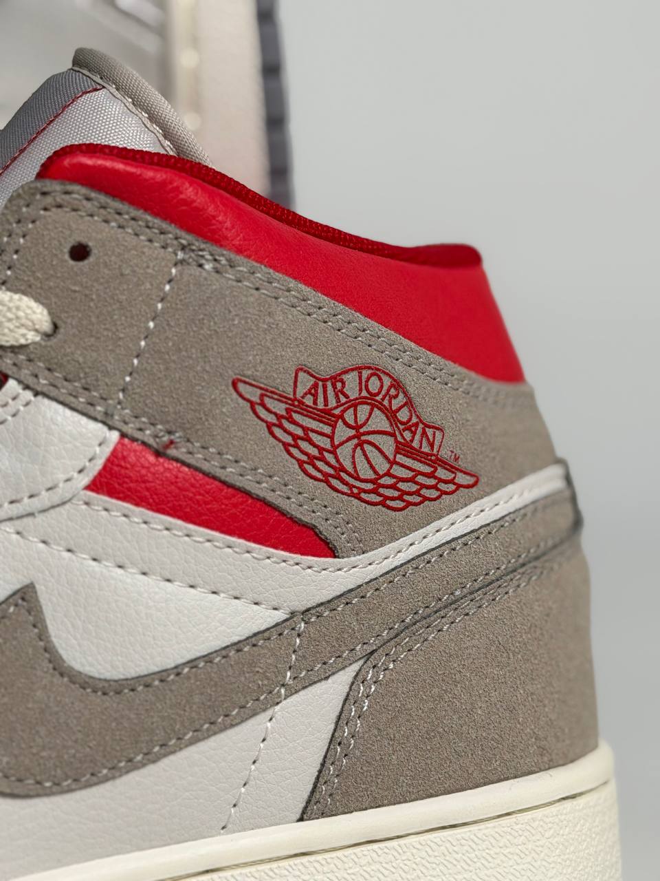Jordan Retro 1 Mid Sneakersnstuff 20th Anniversary | Beige-Rojo