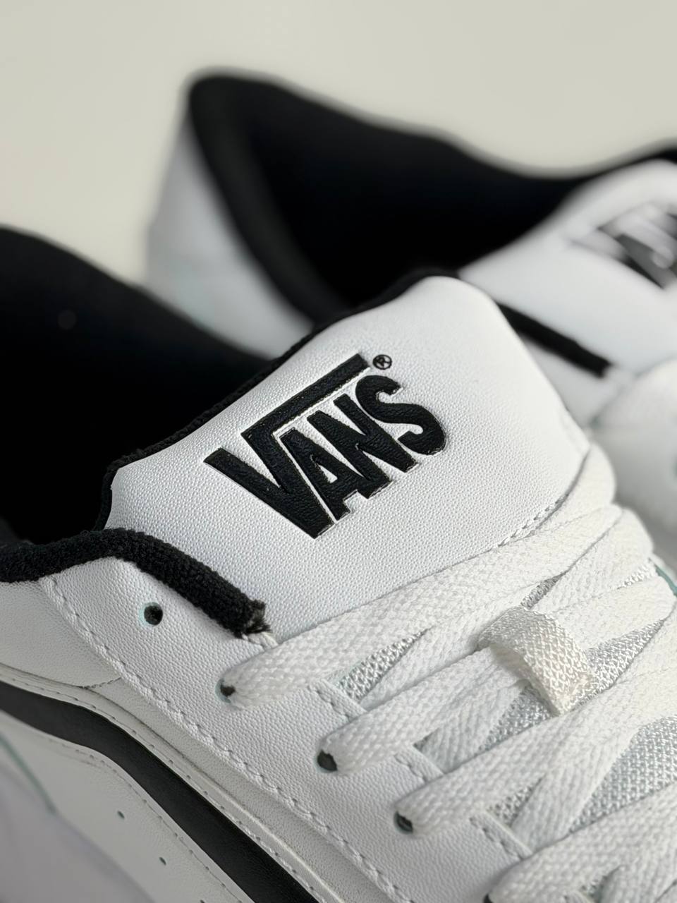 Vans Hylane | Blanco-Negro