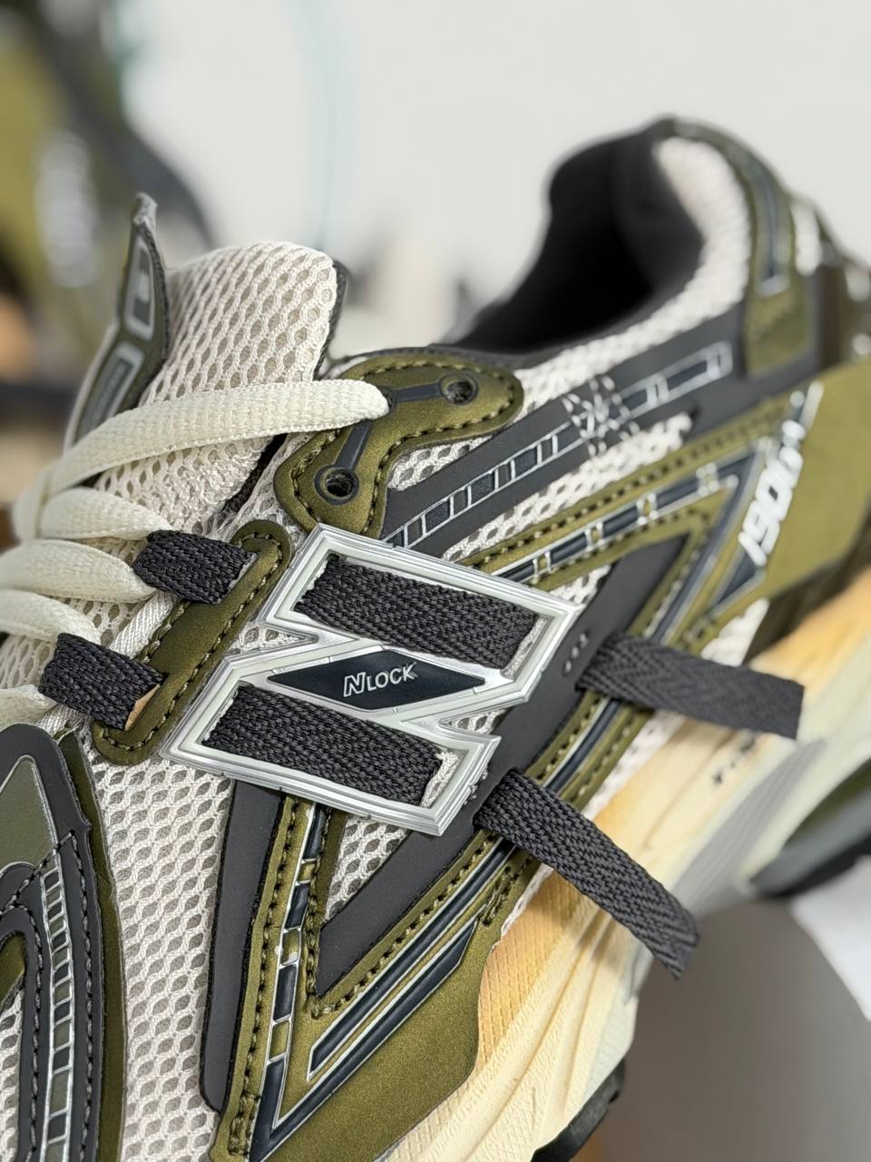 New Balance 1906A 'Olive Juice' | Verde