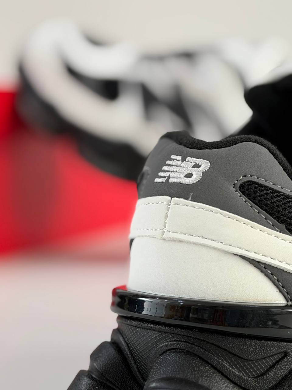 New Balance 9060 | Blanco-Negro
