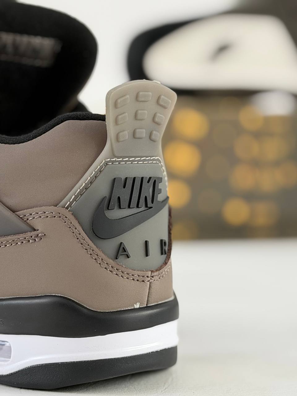 Nike Jordan Retro 4 'Cave Stone’ | Marrón