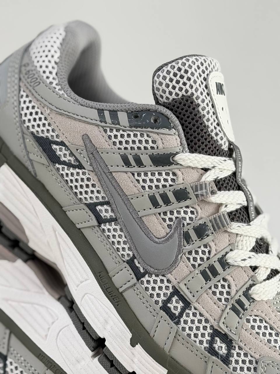 Nike P-6000 Light Iron Ore | Gris