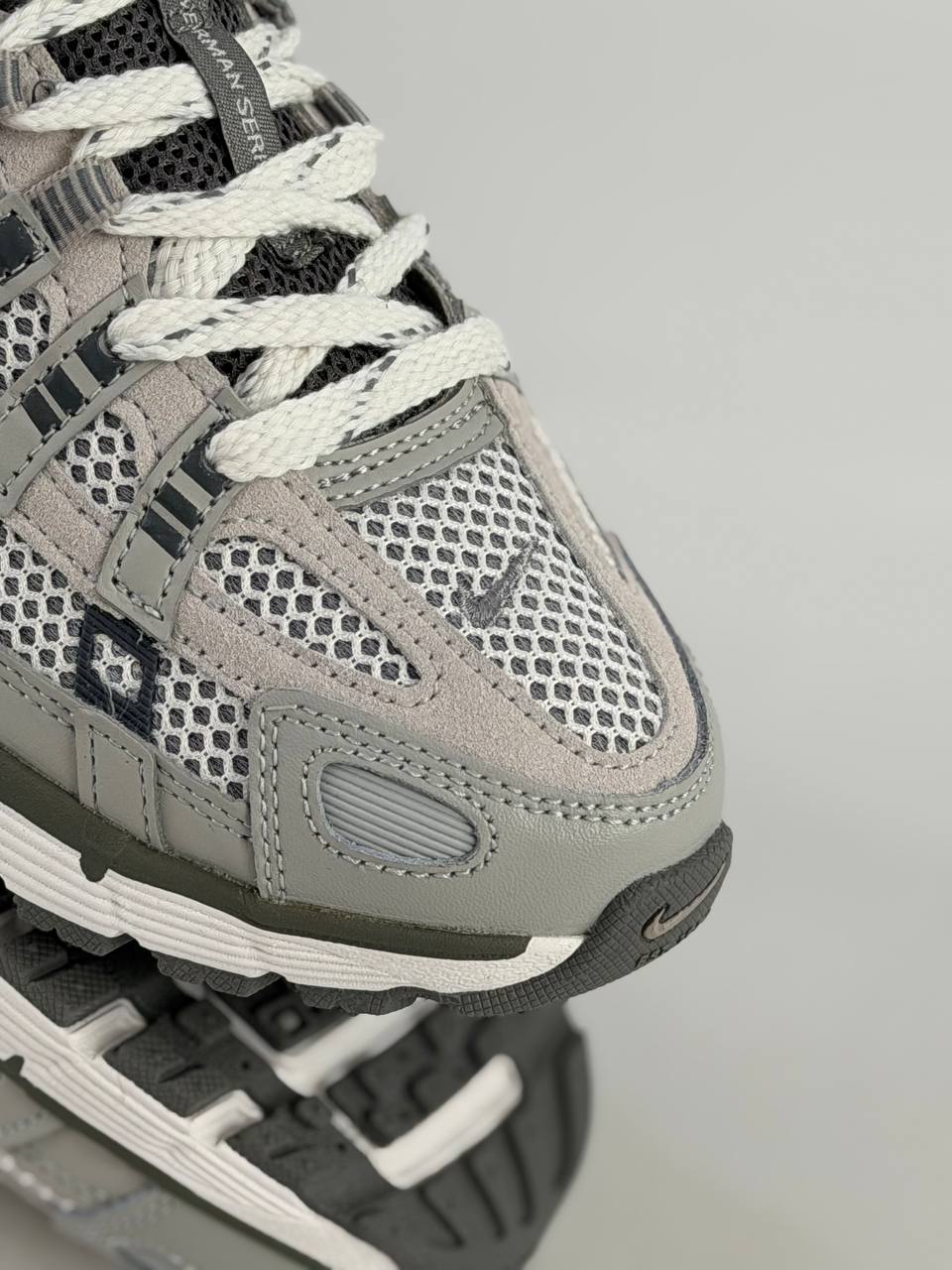 Nike P-6000 Light Iron Ore | Gris