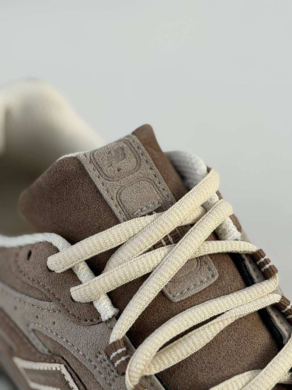 New Balance 204L Mushroom Arid Stone | Marrón