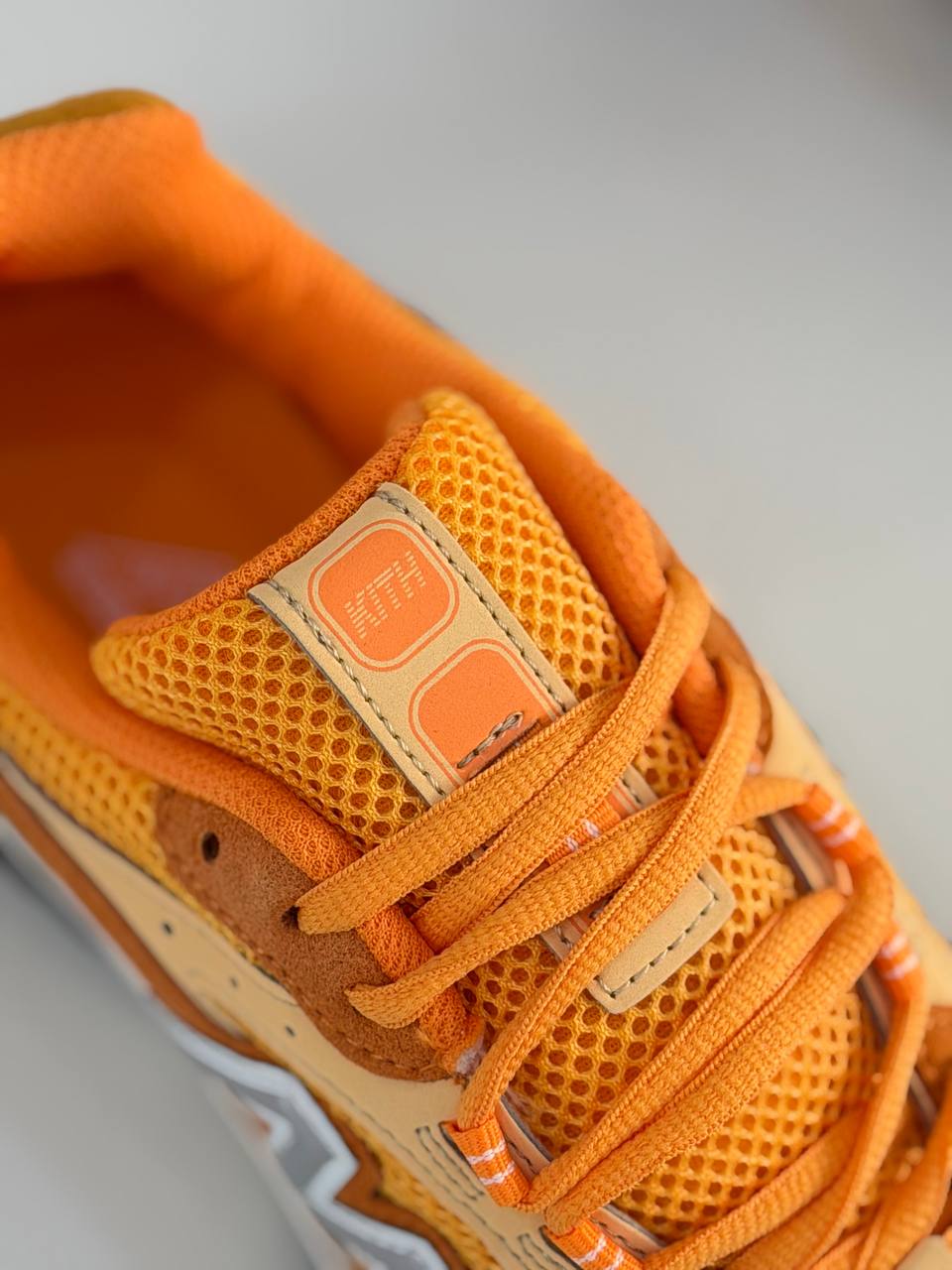 New Balance 204L x KITH | Naranja