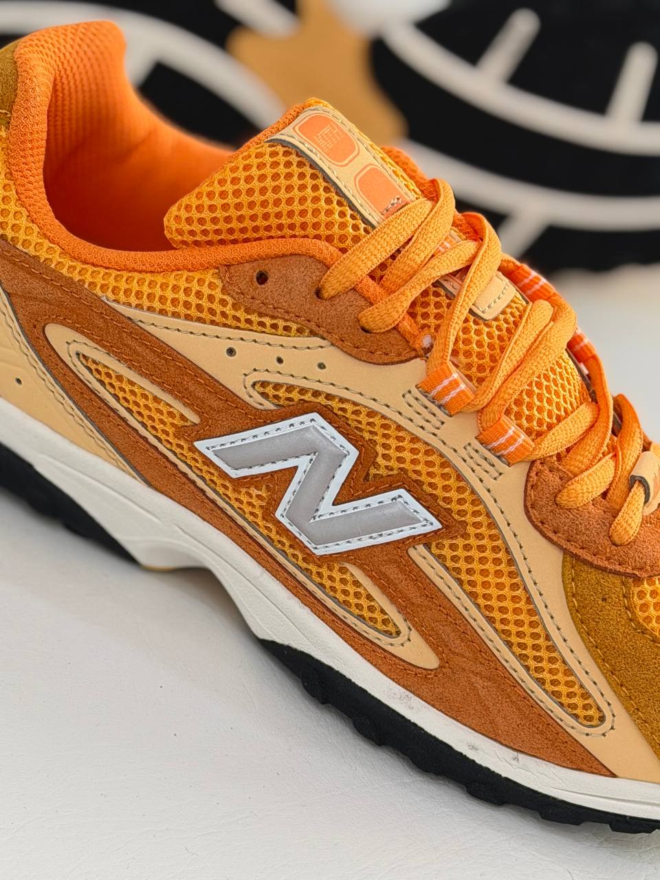 New Balance 204L x KITH | Naranja