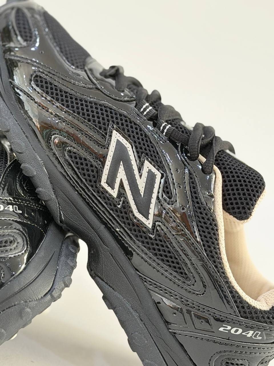 New Balance 204L Timberwolf | Negro
