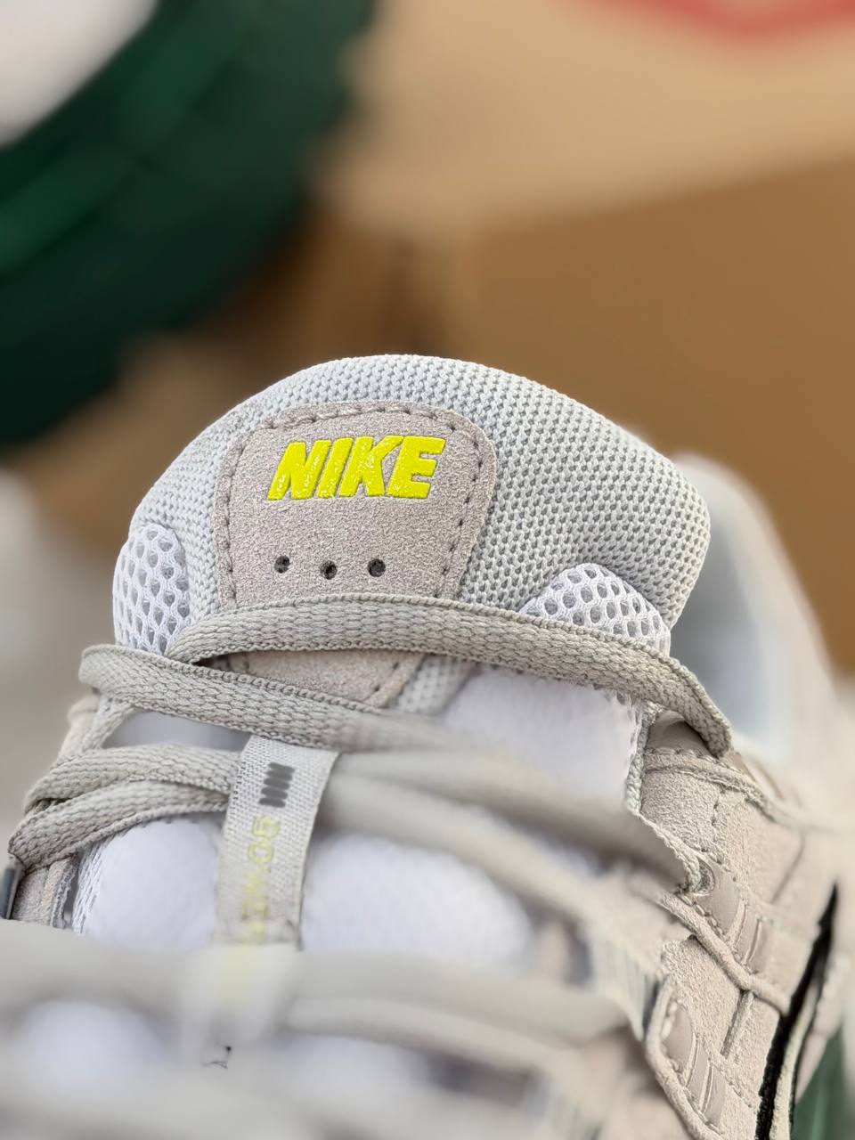 Nike P-6000 PRM | Verde-Blanco