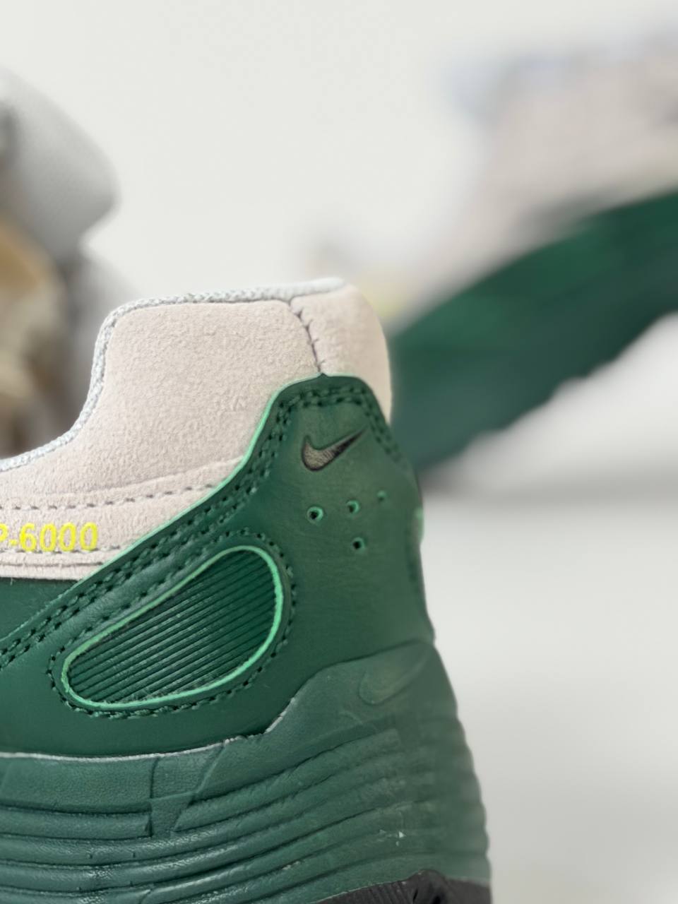 Nike P-6000 PRM | Verde-Blanco