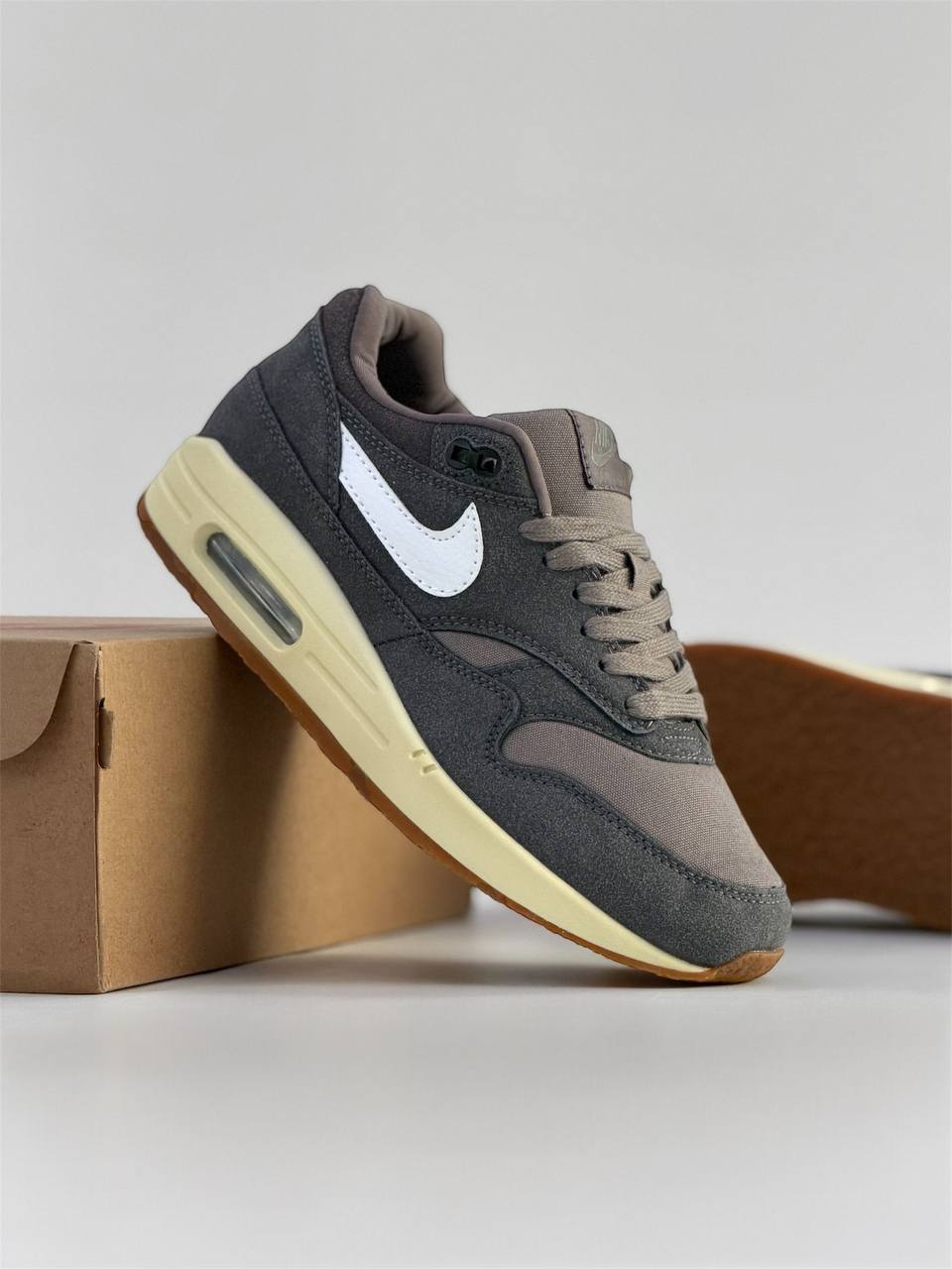 Air Max 1 Premium Low Crepe - Soft Grey | Marrón
