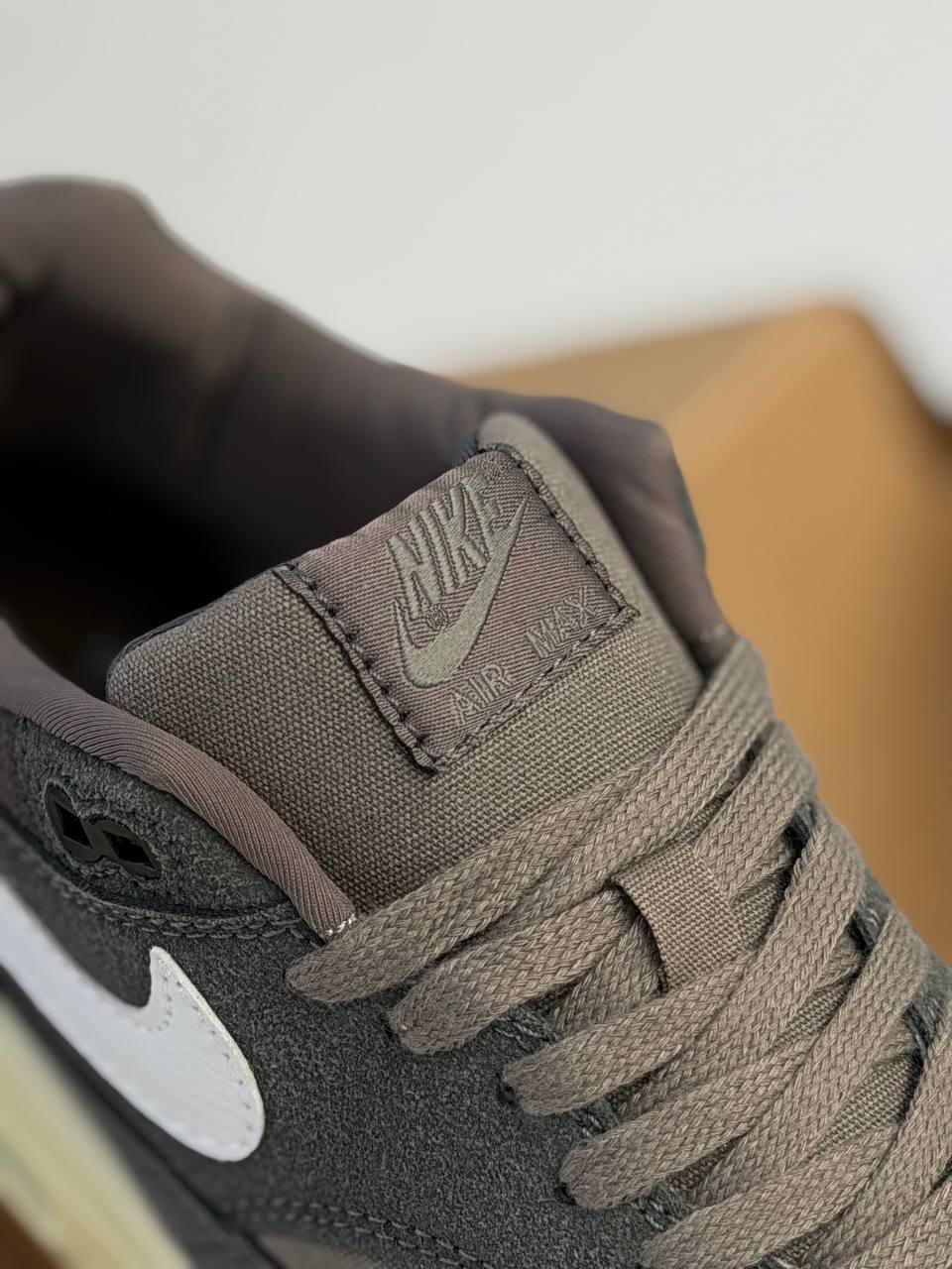 Air Max 1 Premium Low Crepe - Soft Grey | Marrón