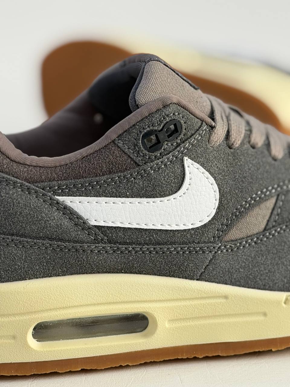 Air Max 1 Premium Low Crepe - Soft Grey | Marrón