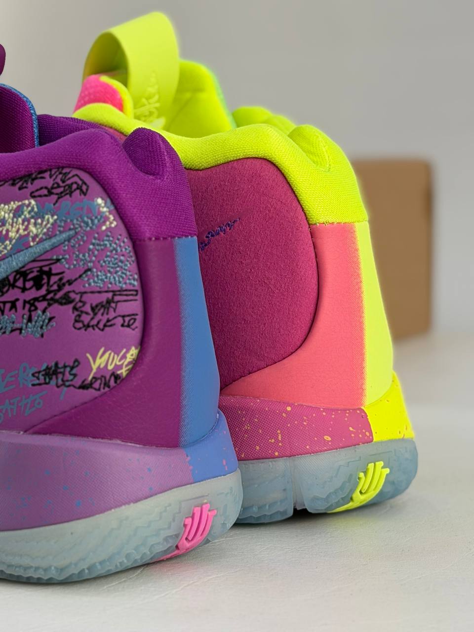 Nike Kyrie 4 'Confetti' | Amarillo-Purpura