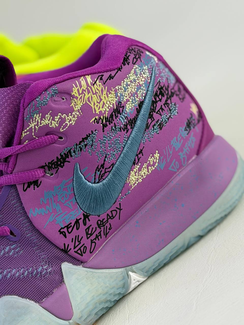 Nike Kyrie 4 'Confetti' | Amarillo-Purpura