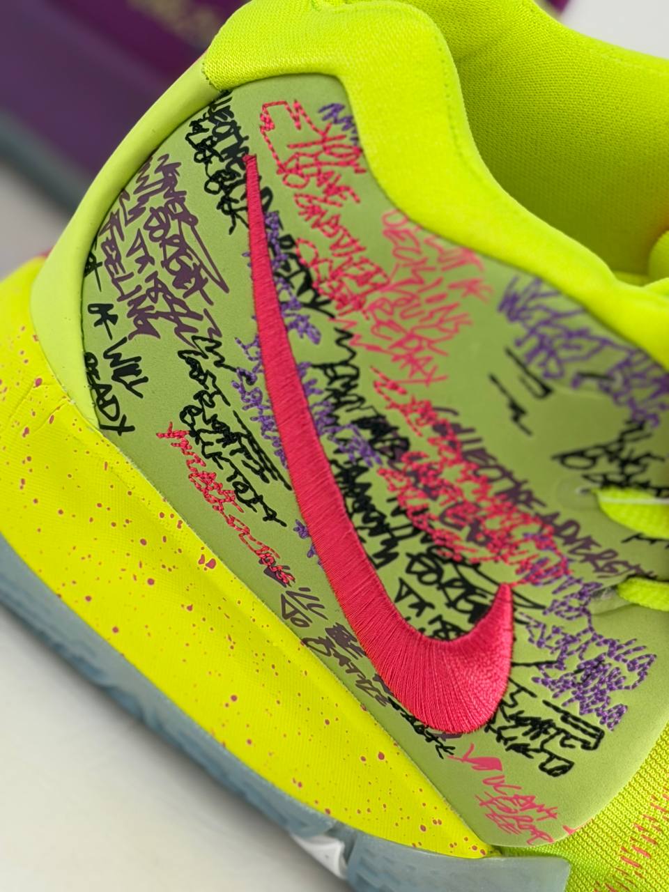 Nike Kyrie 4 'Confetti' | Amarillo-Purpura