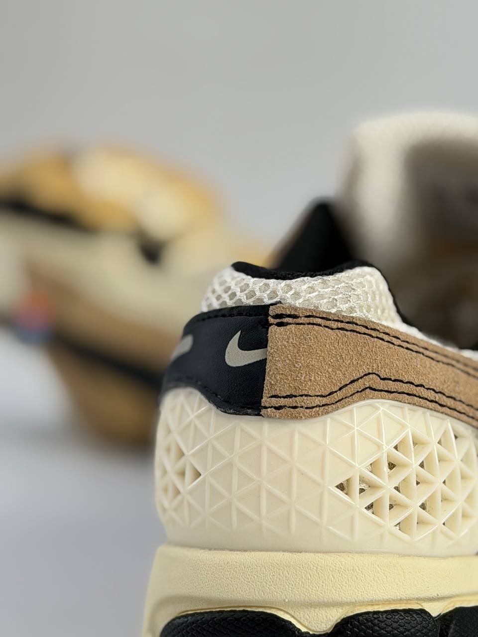 Nike Zoom Vomero 5 X Off White | Beige