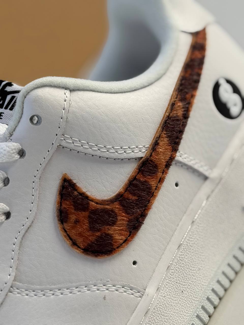 Air Force 1 Low x Supreme GOODENOUGH | Blanco-Marrón