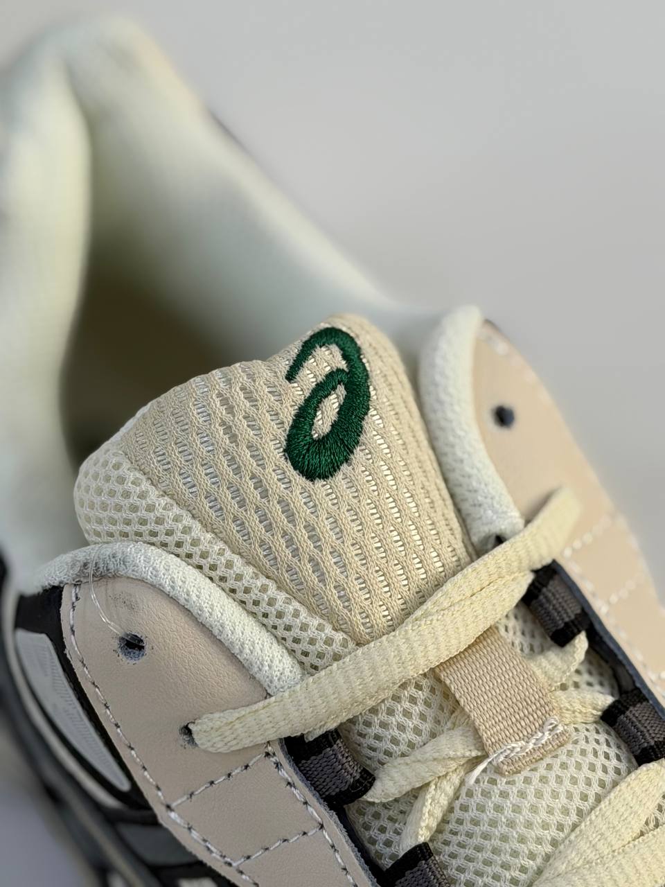ASICS Gel NYC 2055 Pale Oak Truffle Grey | Verde-Beige