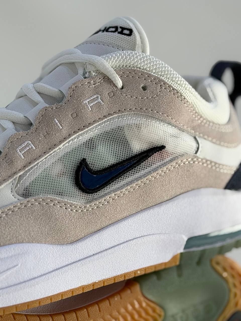 Air Max Ishod Wair SB 'White Navy' | Beige-Azul-Blanco
