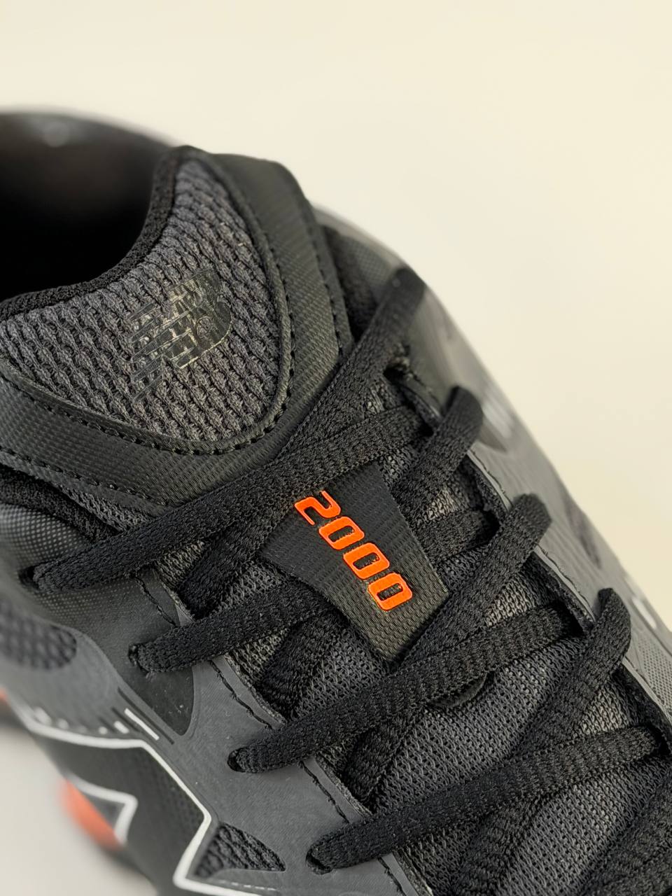 New Balance 2000 | Naranja-Negro