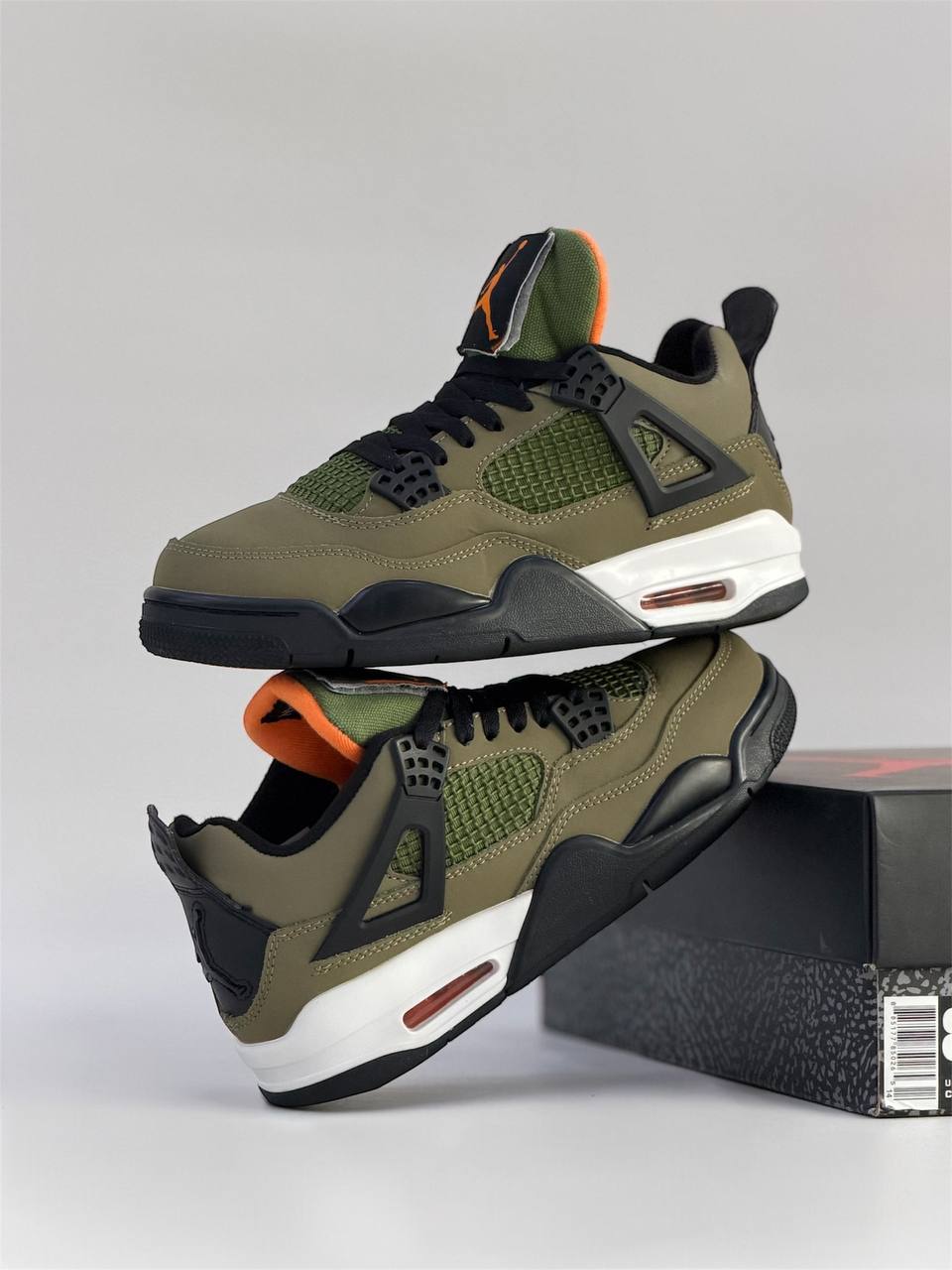 Air Jordan Retro 4 x Undefeated | Verde
