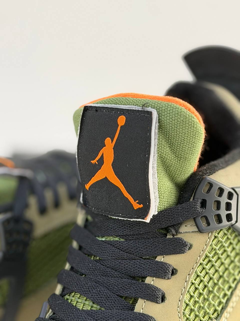 Air Jordan Retro 4 x Undefeated | Verde