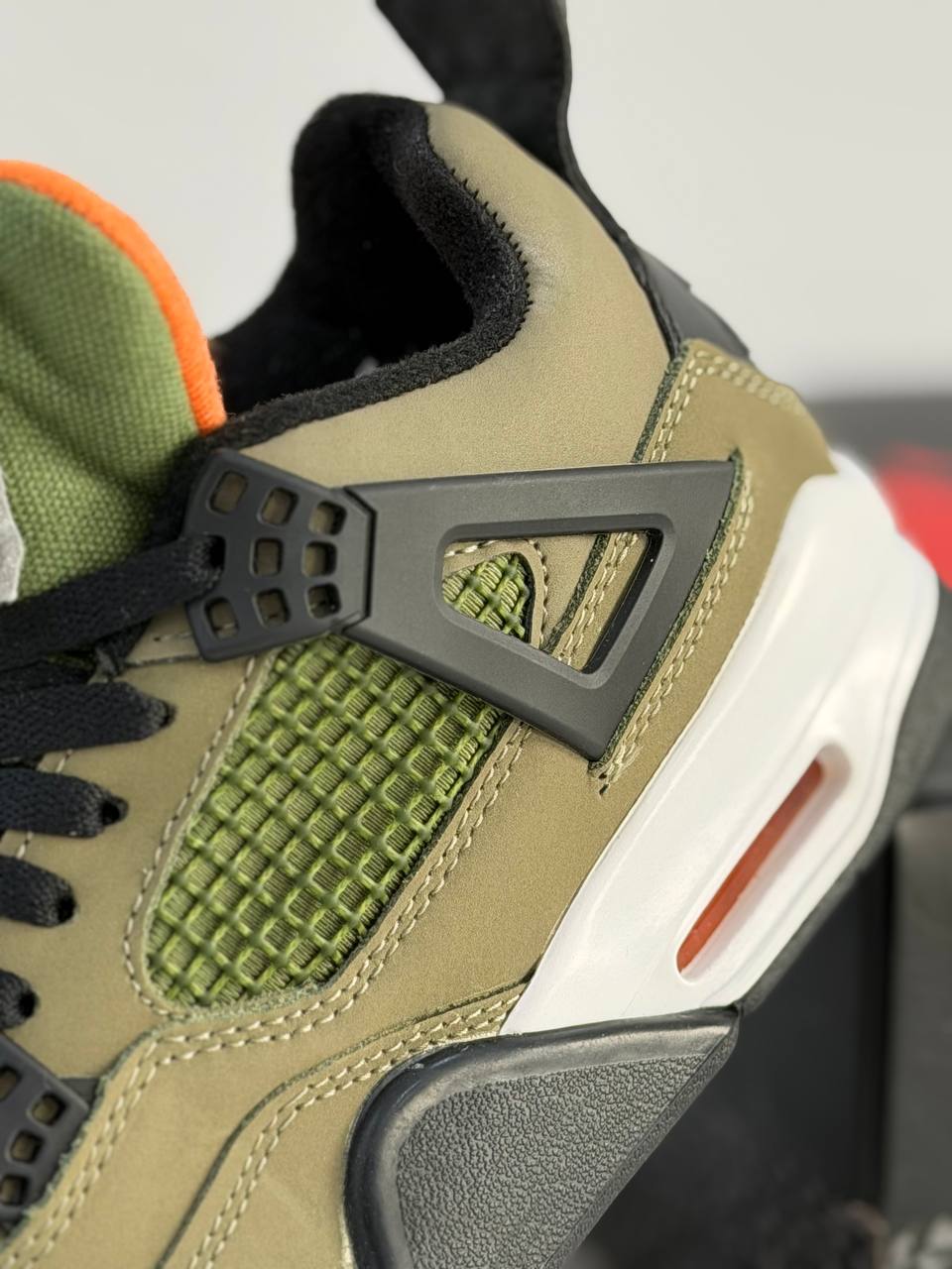 Air Jordan Retro 4 x Undefeated | Verde
