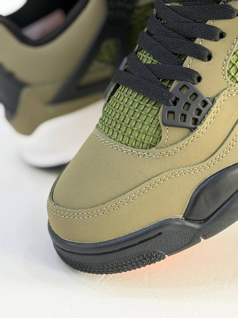 Air Jordan Retro 4 x Undefeated | Verde