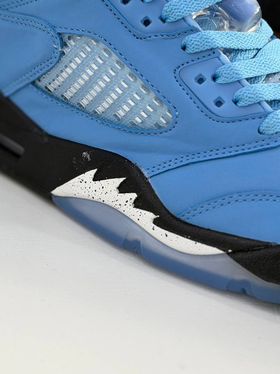 Air Jordan Retro 5 “UNC” | Azul