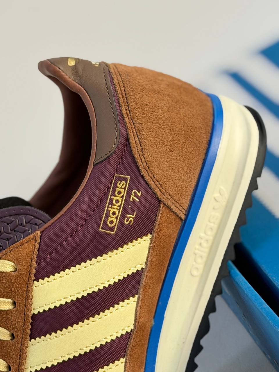SL 72 OG 'Preloved Brown' | Amarillo-Azul-Marrón