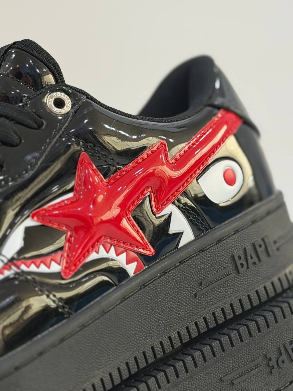 BAPE Sta Low Shark | Negro-Rojo