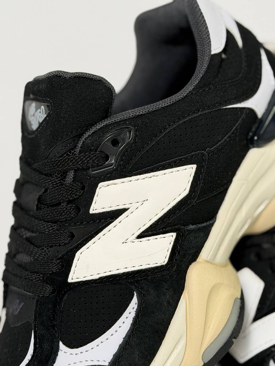 New Balance 9060 | Negro-Blanco