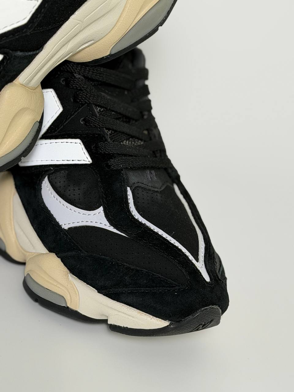 New Balance 9060 | Negro-Blanco
