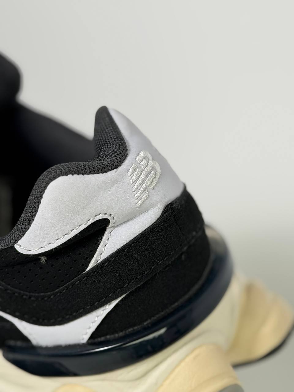 New Balance 9060 | Negro-Blanco