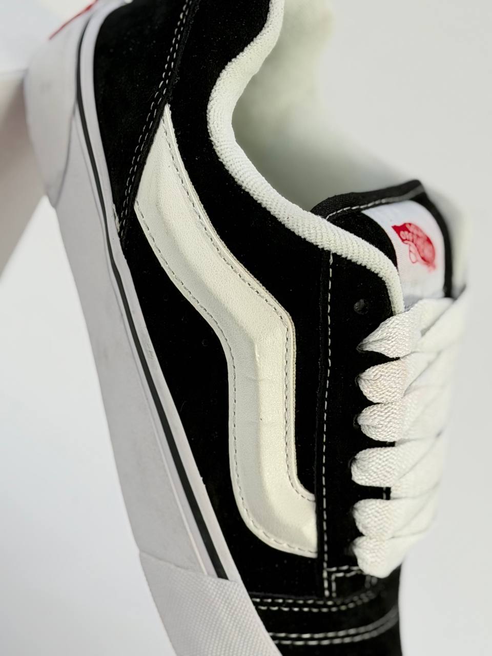 Vans Knu Skool | Negro-Blanco