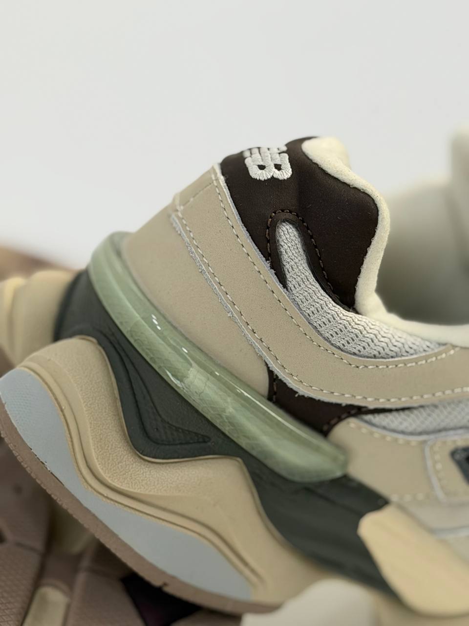 New Balance 9060 “Cocoa” | Beige