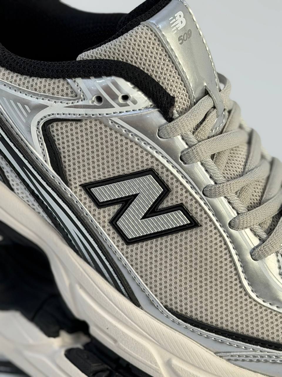 New Balance 509 Silver | Beige-Plateado