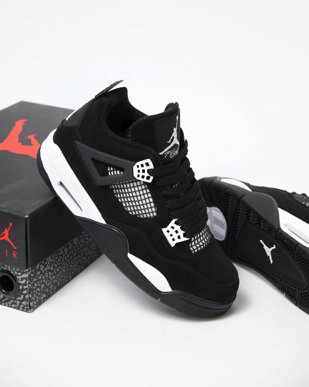 Jordan Retro 4 'White Thunder'| Negro-Blanco