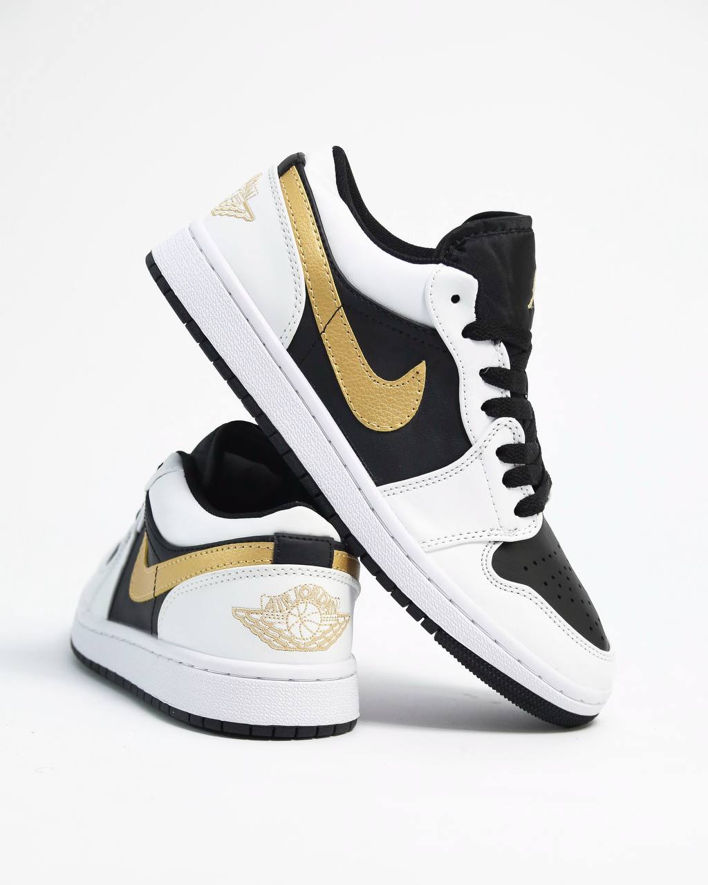 Air Jordan 1 Low Metallic Gold | Negro-Blanco-Dorado