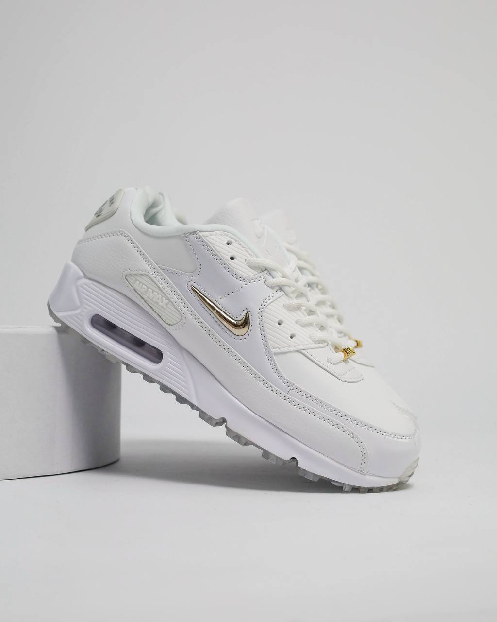 Air Max 90 NRG Radio Pirata | Blanco-Dorado