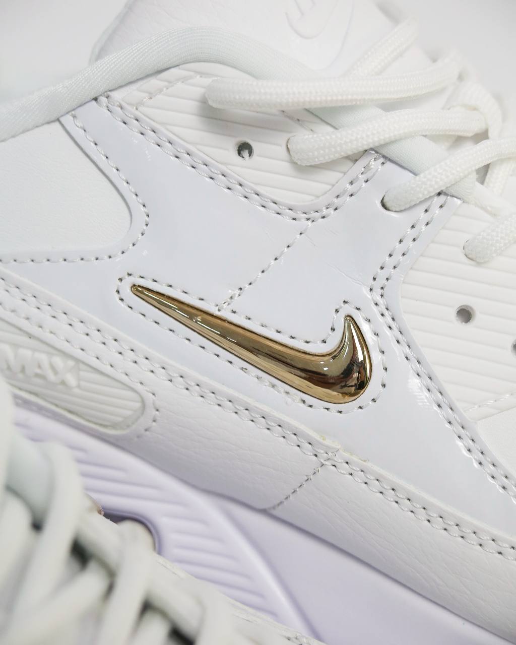 Air Max 90 NRG Radio Pirata | Blanco-Dorado